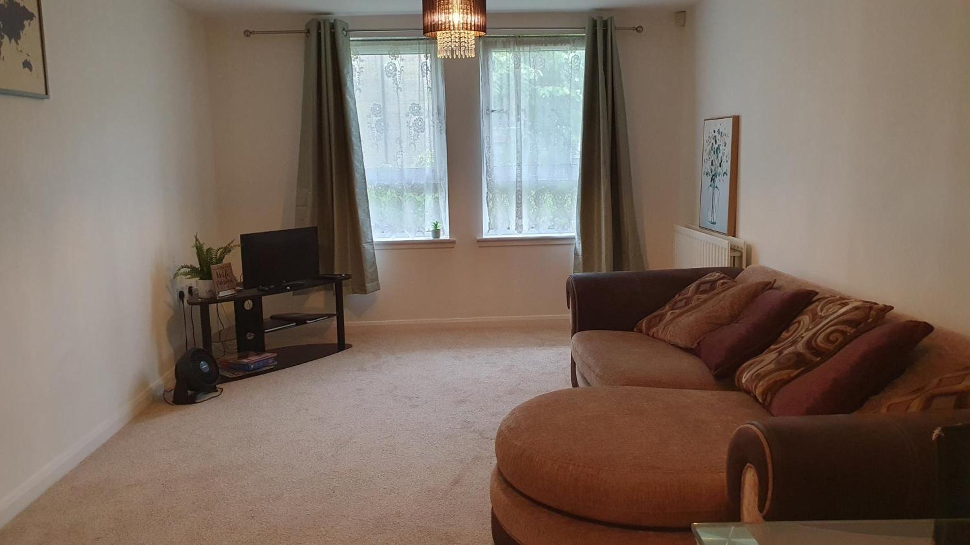 2-Bedroom Back Hilton Area Apartment - Ground Floor, Aberdeen City Center Номер фото